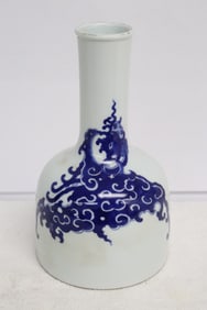Chinese blue and white porcelain vase