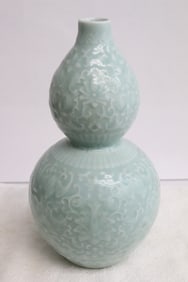 Sky blue gourd shape porcelain vase