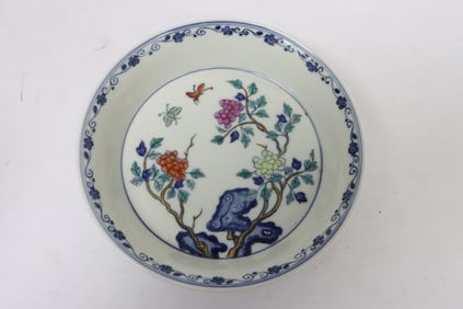 Fine doucai porcelain brush wash