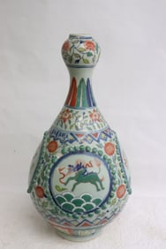 Chinese wucai porcelain vase, minor chips