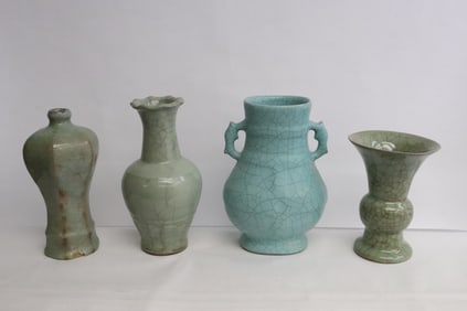 4 pieces Chinese crackleware porcelain vases