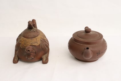 2 Chinese Yixing teapots