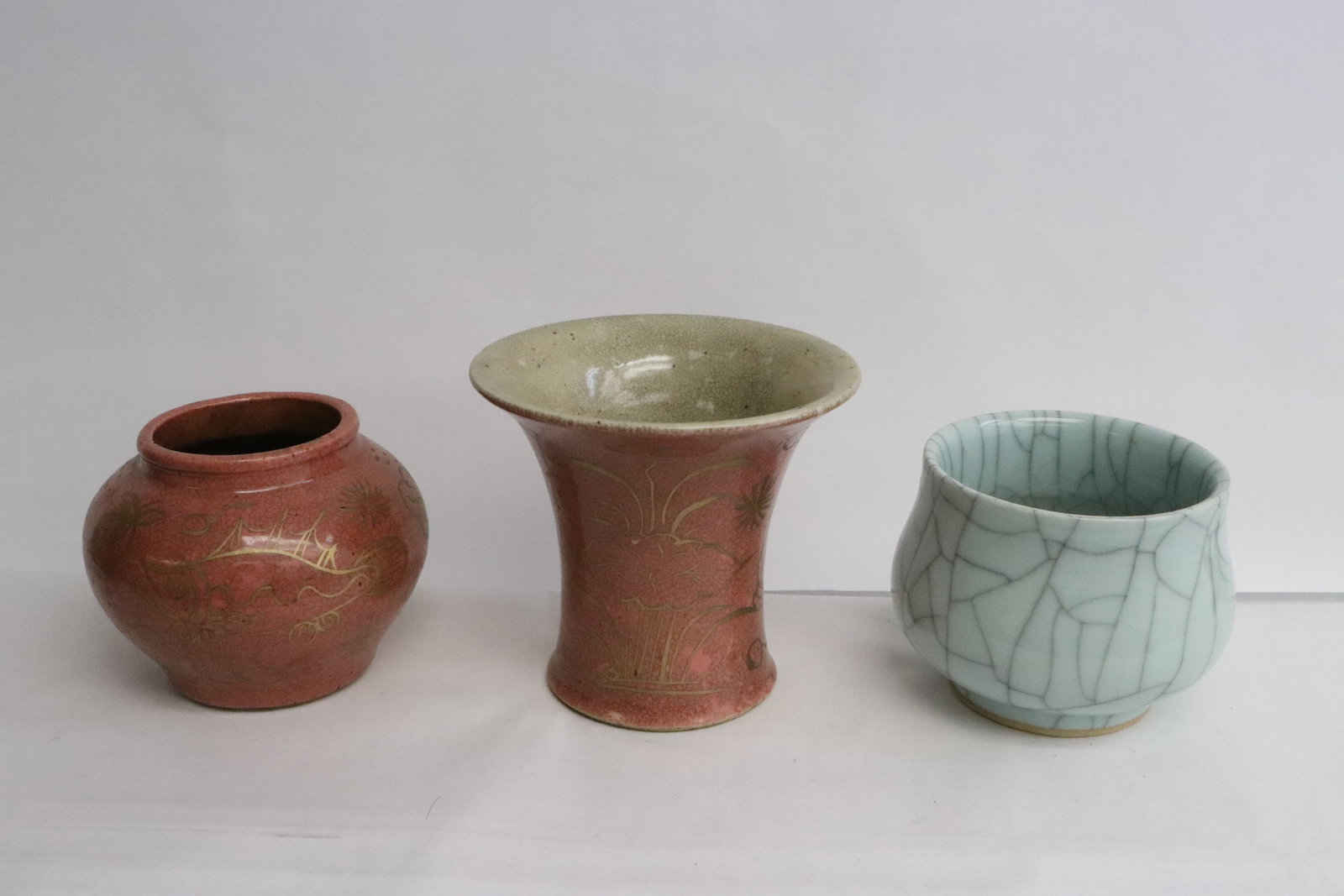 3 porcelain censers: 3 porcelain censers, 4"x5.35"dia - 5.35"x5.9"dia