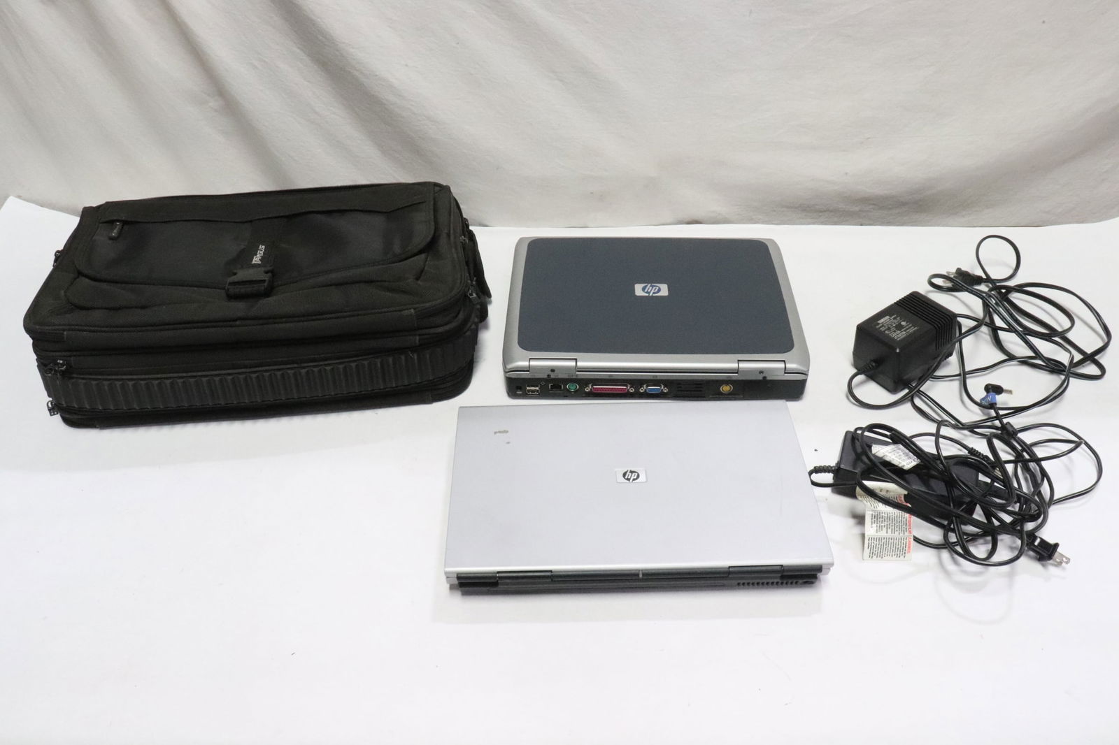 2 HP laptop computers (1 of 11)