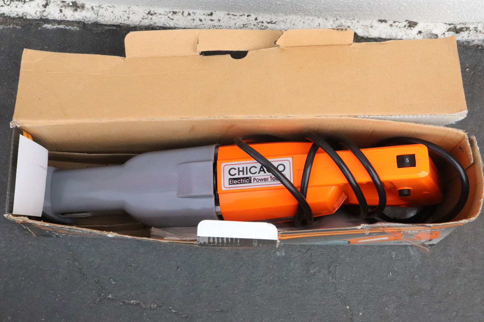 Reciprocating saw by Chicago Electric Power Tool (1 of 5)