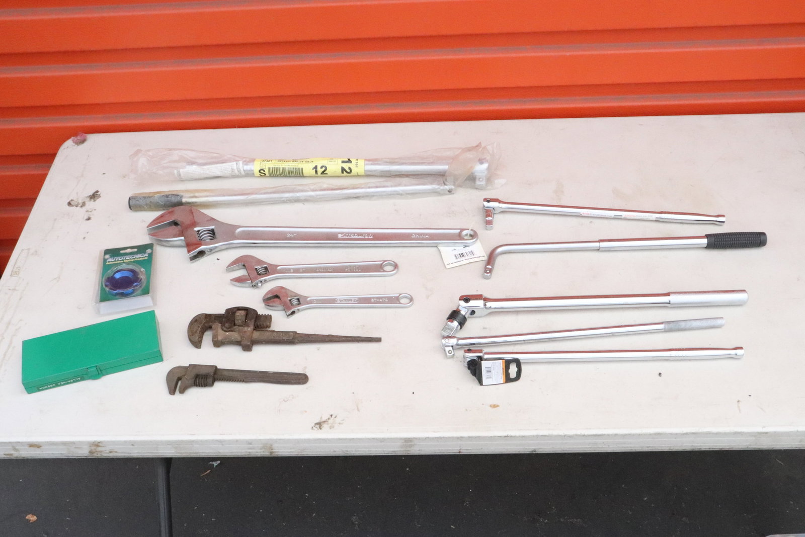 Lot of large wrenches: Lot of large wrenches