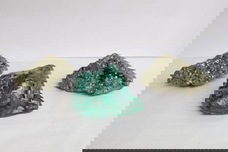3 natural geos: 3 natural geos (2.3"x4.5"x2.6" - 2.5"x5"x2.7"); including a polish malachite geo stone (2.2"x4.5"x3.7")