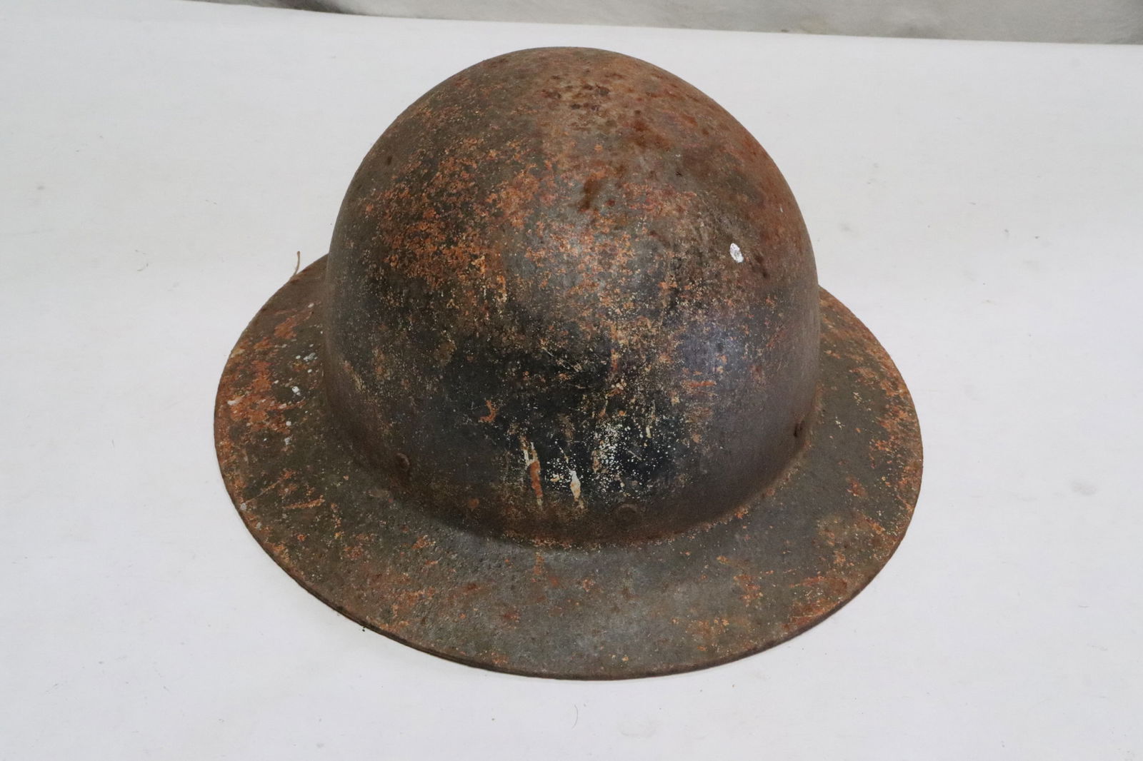 A possible British WWI helmet (1 of 5)