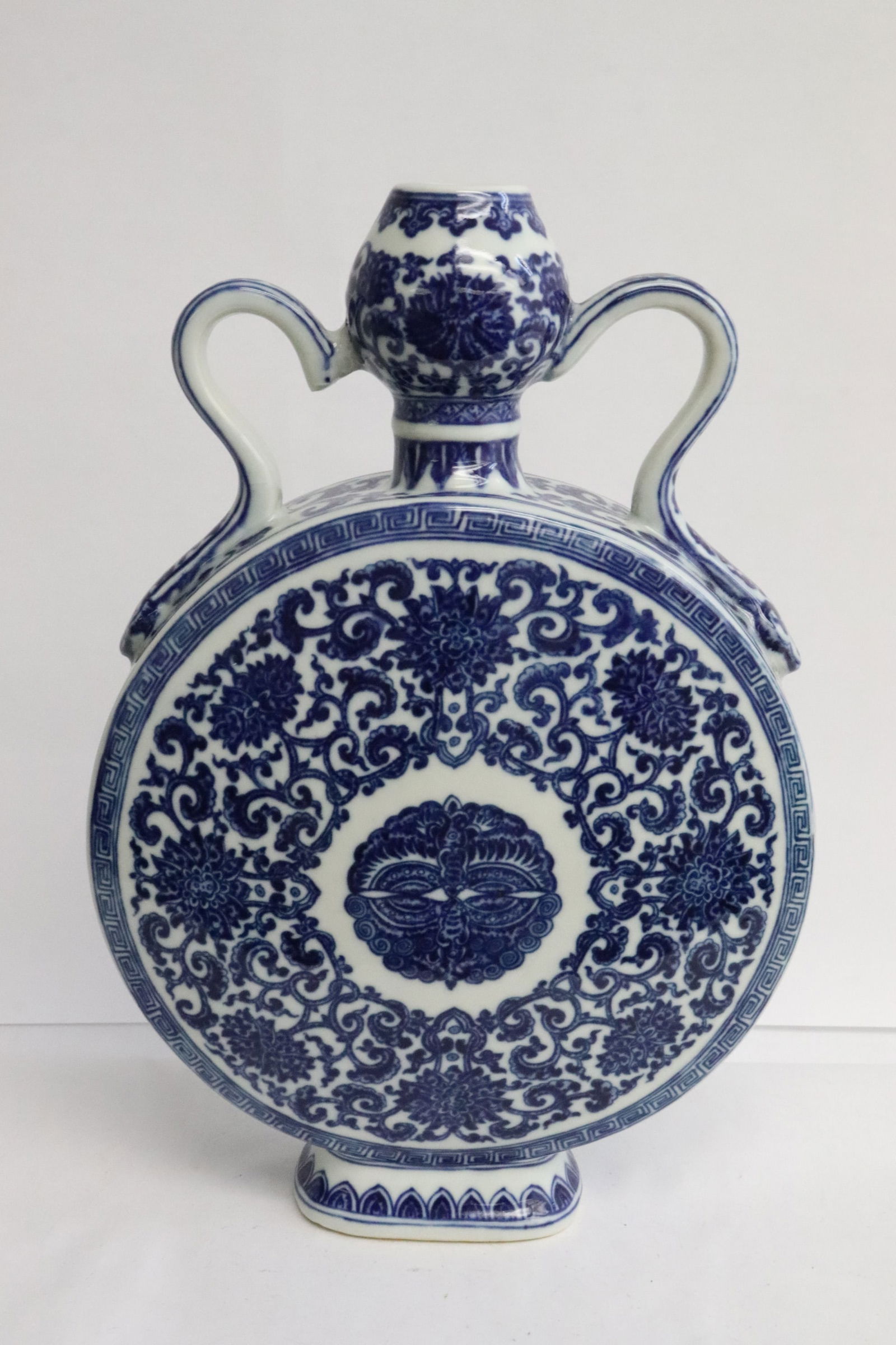 Vintage Chinese blue and white porcelain flask: Vintage Chinese blue and white porcelain flask, 12.9"x8.8"x3.8"