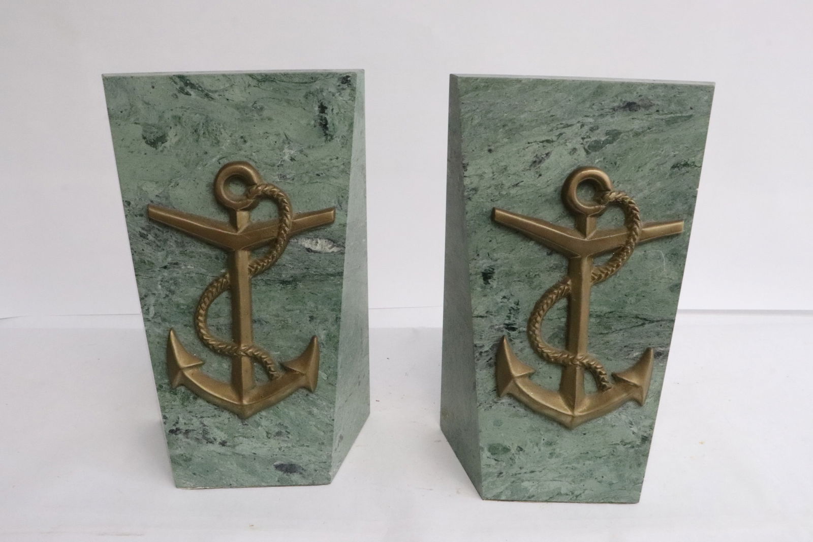 Pair green marble bookends with metal decoration (1 of 8)