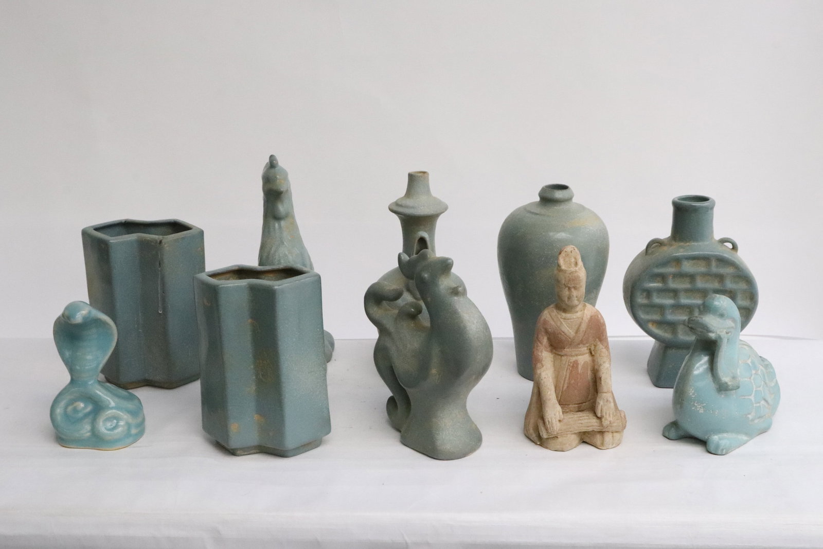 Lot of Asian items: Lot of Asian items, 4.1"H - 7.4"H