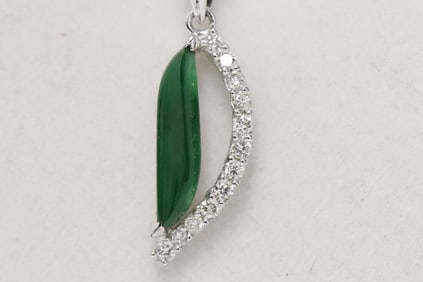 18K W/G jadeite diamond pendant w/ GIA certificate