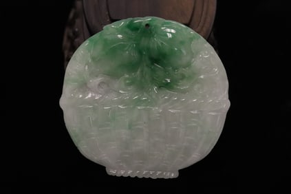 A jadeite pendant