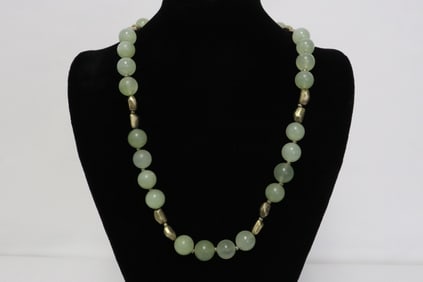 Chinese 19th/20th c. Suzhou jade bead necklace