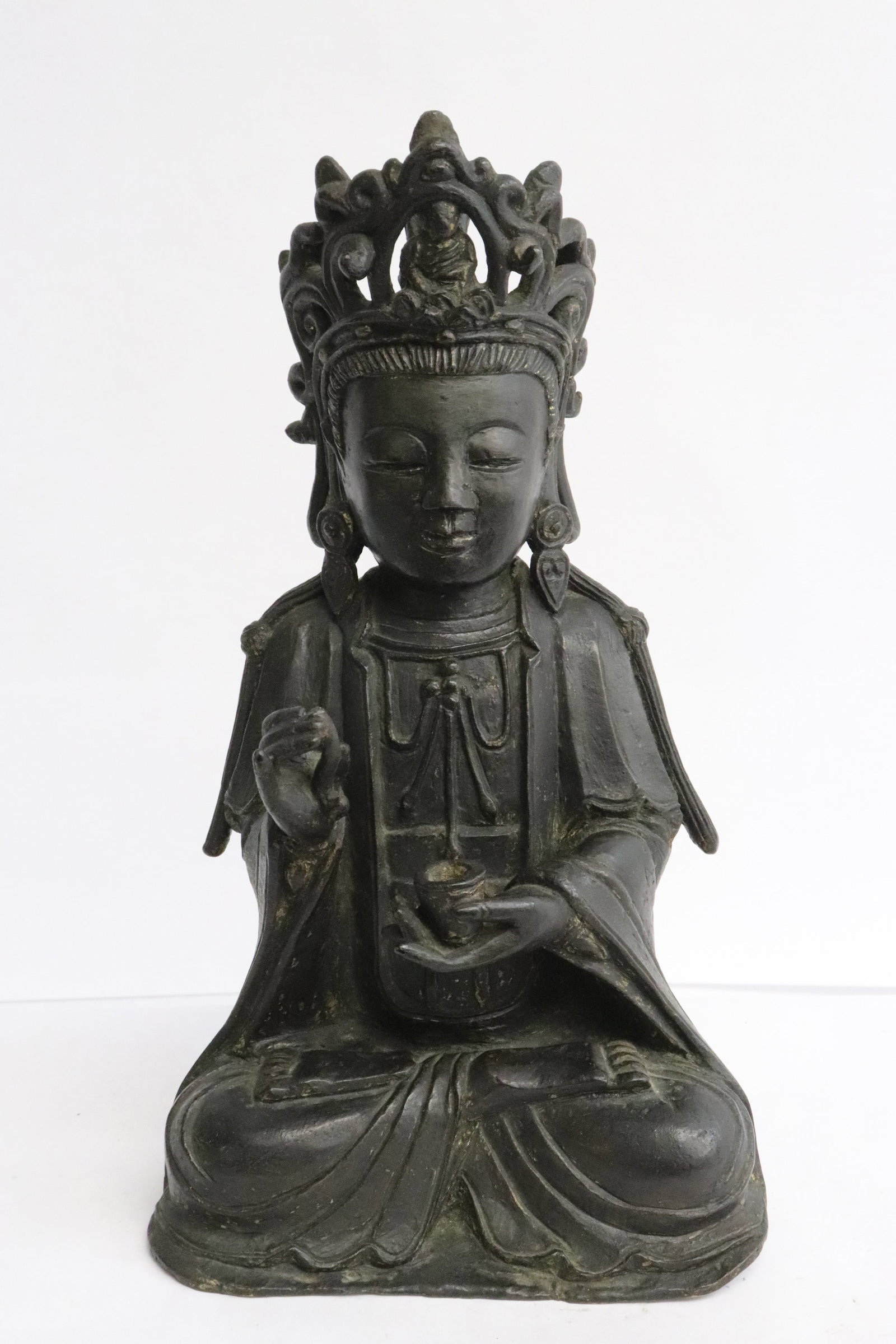 Ming bronze sculpture of deity (1 of 8)
