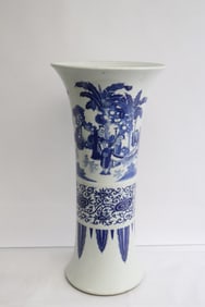 Chinese 17th century massive blue and white vase