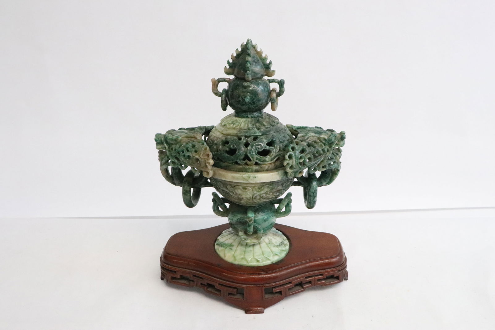 Chinese jade carved censer (1 of 11)
