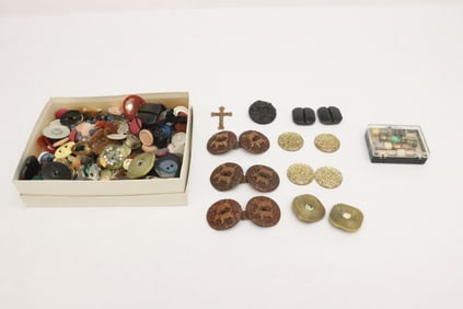 Lot of sewing items, and vintage buttons