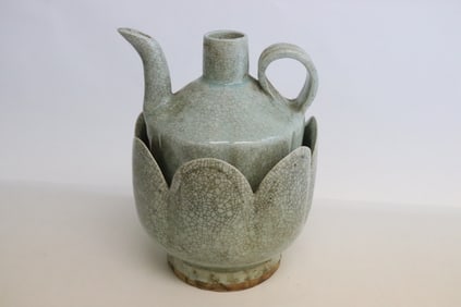 A Song style wine server with under bowl