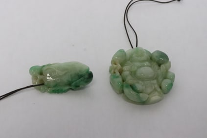 2 Chinese jadeite carved ornaments