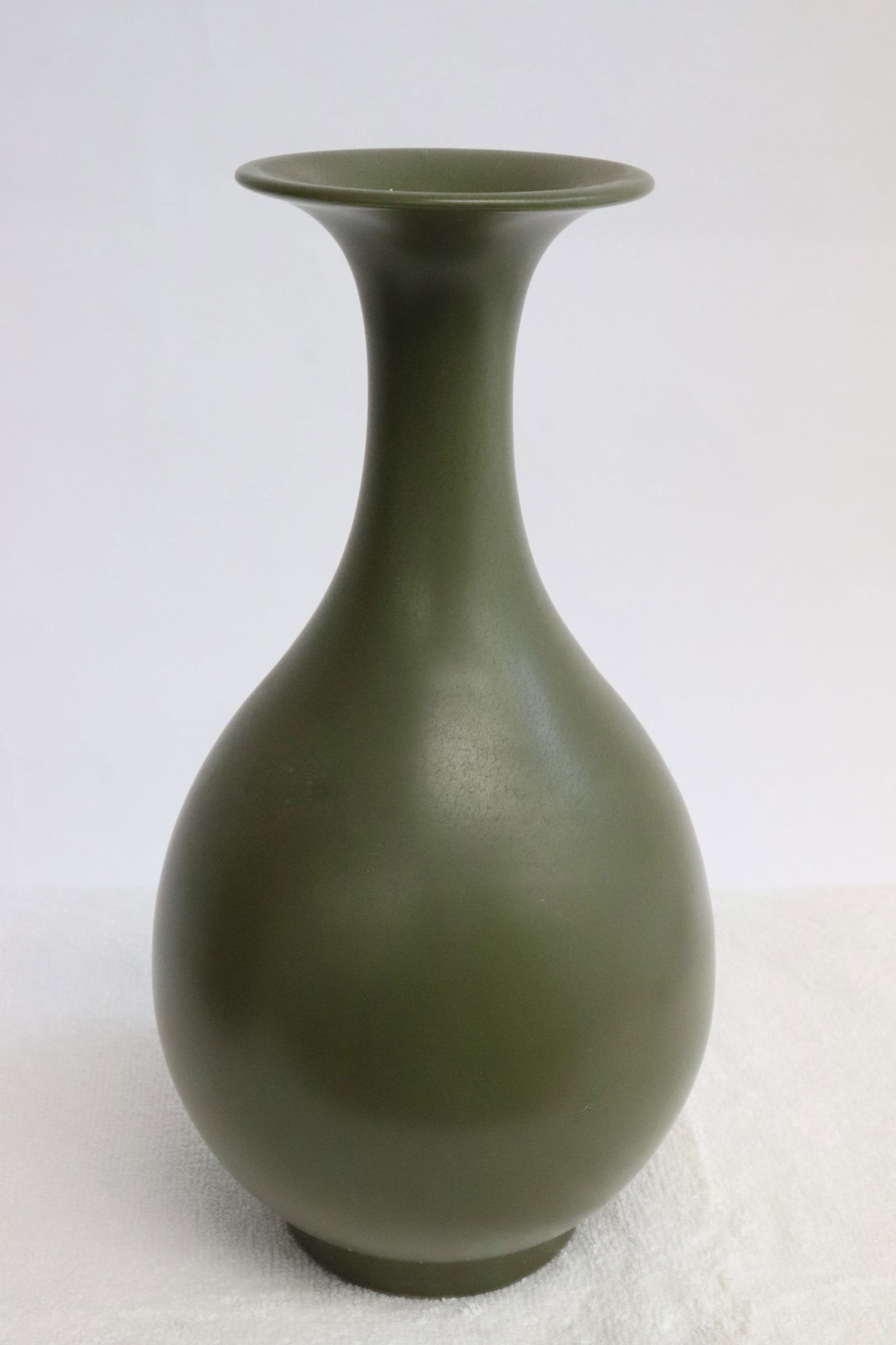 Chinese tea dust glazed style porcelain vase (1 of 8)
