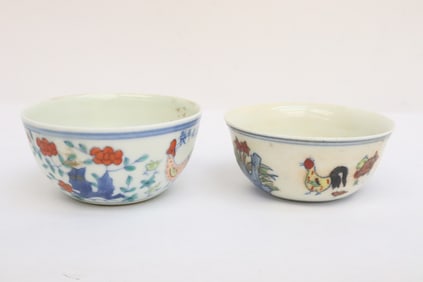 2 wucai porcelain tea cups