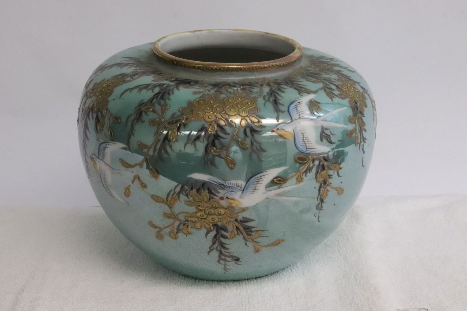 A beautiful Japanese hand painted jar (1 of 8)