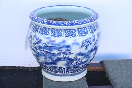 A massive Chinese blue & white porcelain planter