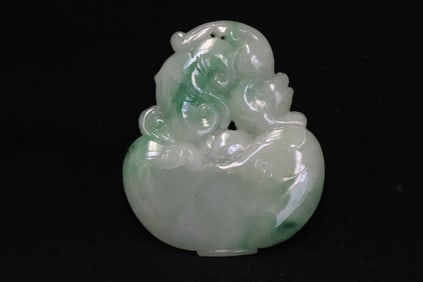 Chinese jadeite carved pendant