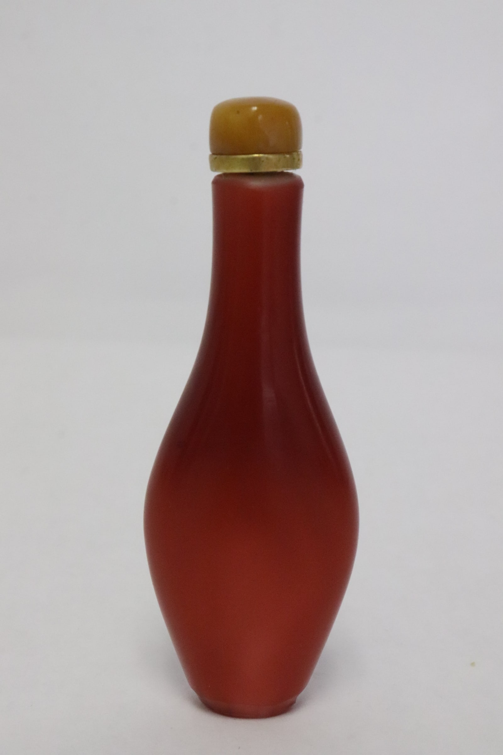 Chinese 19th/20th c. cased Peking glass snuff bottle: A rare Chinese 19th/20th century cased Peking glass snuff bottle, 3.65"x1.3"x0.75"