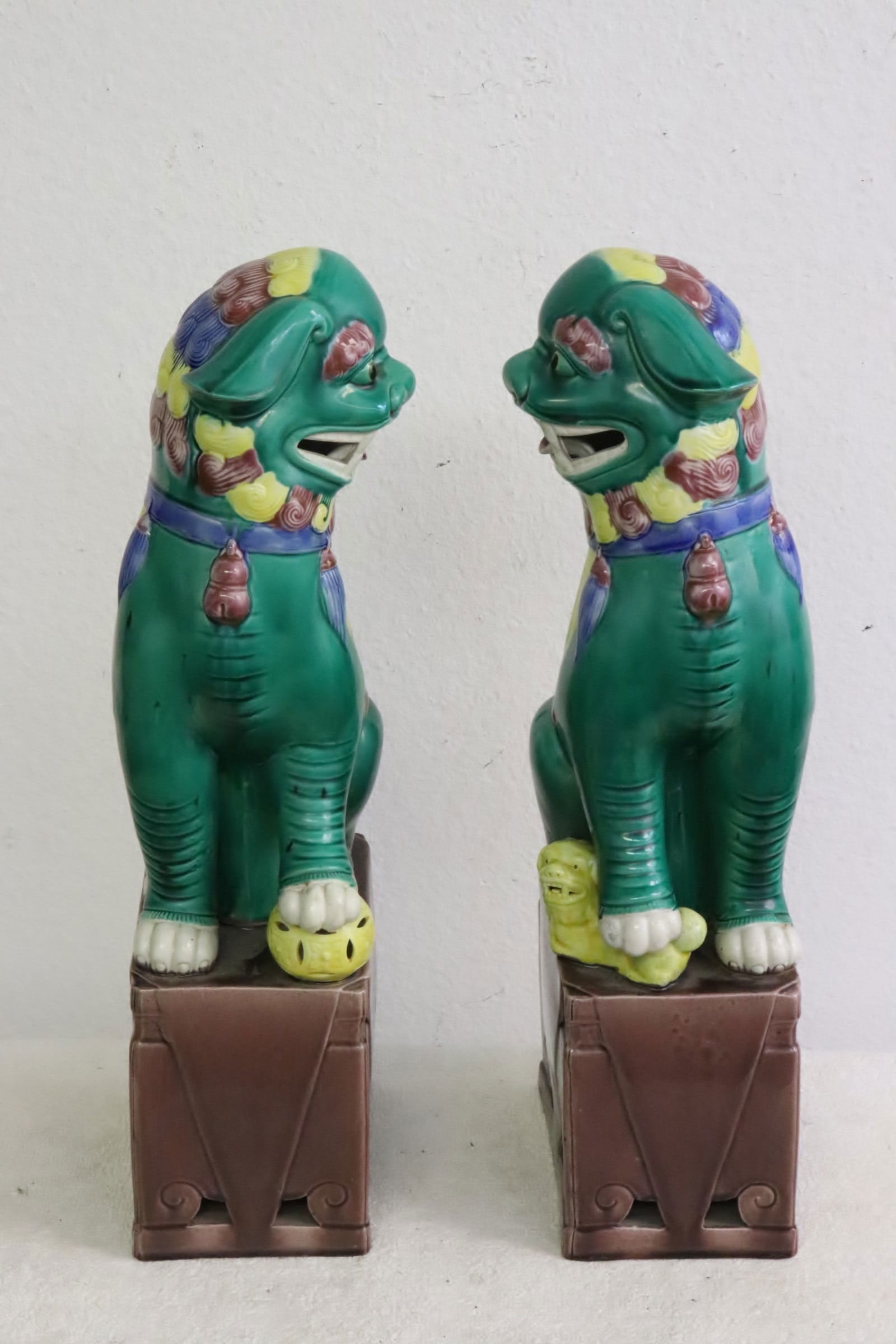 Pair 19th/20th century sancai sculpture of fulions: Pair 19th/20th century sancai sculpture of fulions, 16.35"H ea