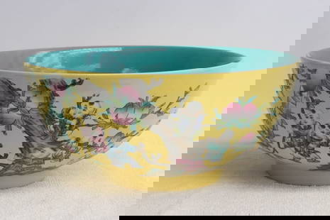 Chinese yellow background porcelain large bowl: Beautiful Chinese yellow background famille rose porcelain large bowl, 3.85"x8.6"dia