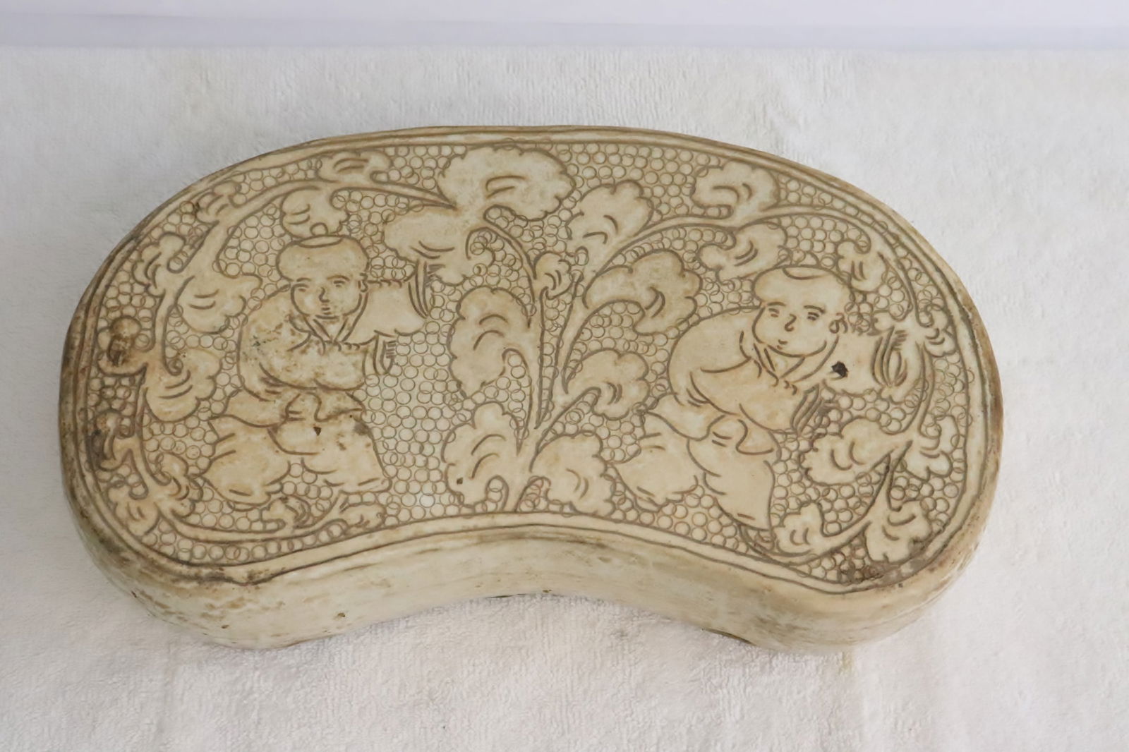 A Song style white earthenware pillow (1 of 7)