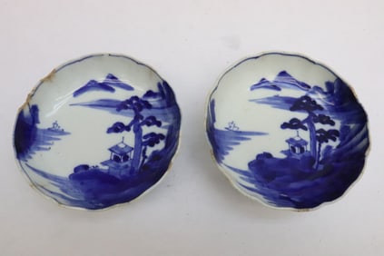 2 Chinese blue and white porcelain plates