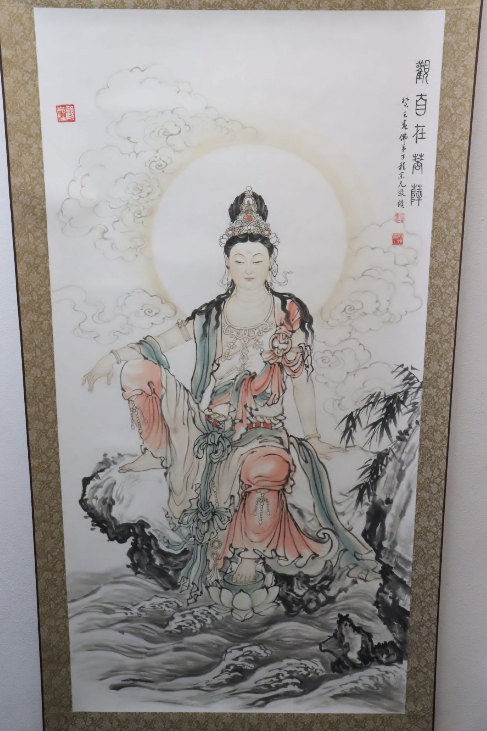 Large print scroll with portrait of Guanyin (1 of 8)