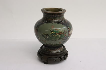 Japanese Meiji period cloisonne jar