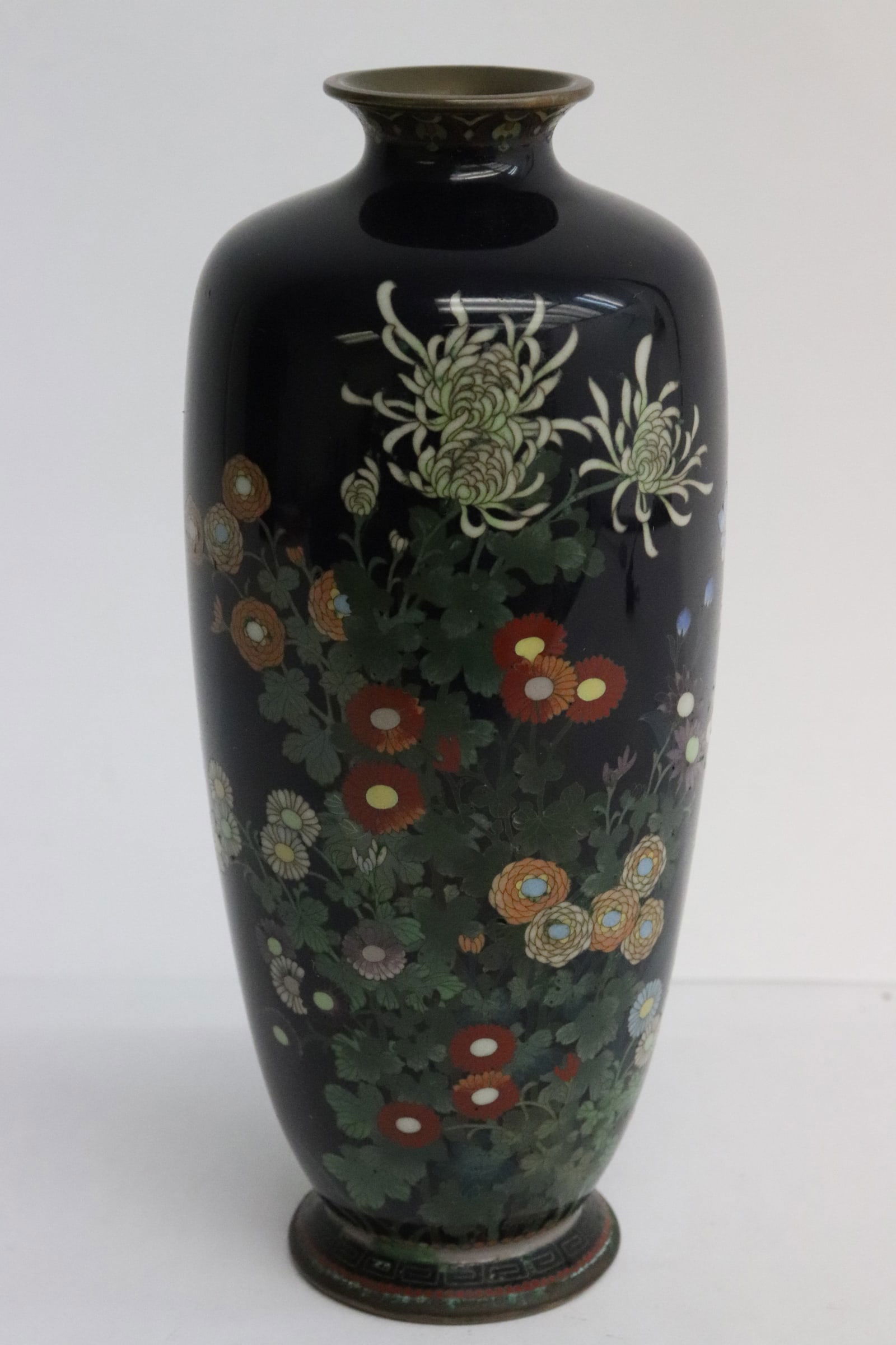 Japanese antique cloisonne vase: Japanese antique cloisonne vase decorated with chrysanthemum flowers, 6.2"x2.75"dia