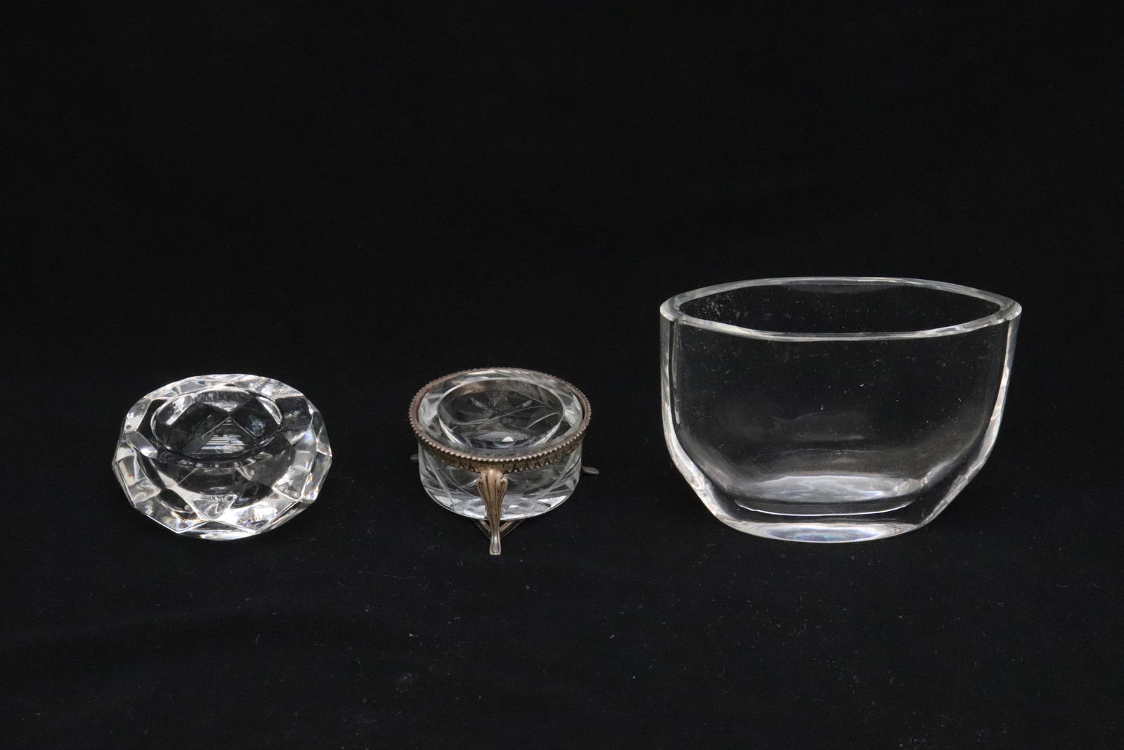3 pieces crystal: 3 pieces crystal (1.25"x2.6"x2.6" - 2.95"x4.18"x1.6"); Baccarat salt, French crystal salt with stand and an Orrefors vase