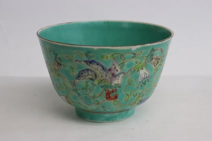 Chinese 19th century famille rose porcelain bowl
