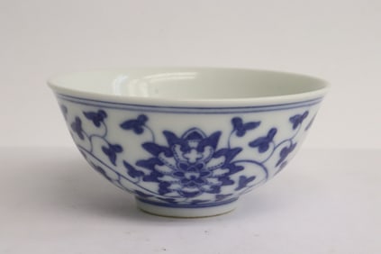 Chinese blue & white porcelain bowl, Qianlong mark