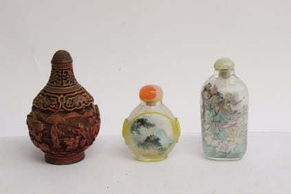 3 Chinese snuff bottles