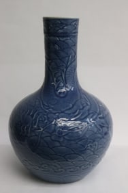 Chinese early 19th c. porcelain bottle vase