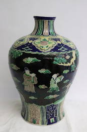 An important Chinese 18th c. large fahua porcelain jar, Qinglong period