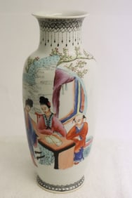 Chinese early 20th c. famille rose porcelain vase