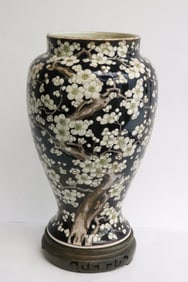 Chinese 19th century famille noire porcelain jar