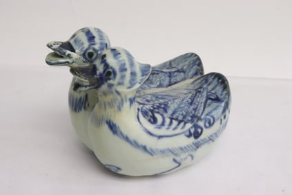 Chinese Yuan b&w porcelain water dripper, c1000AD