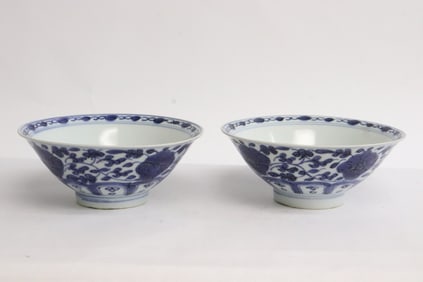 Pair Chinese blue and white porcelain bowls