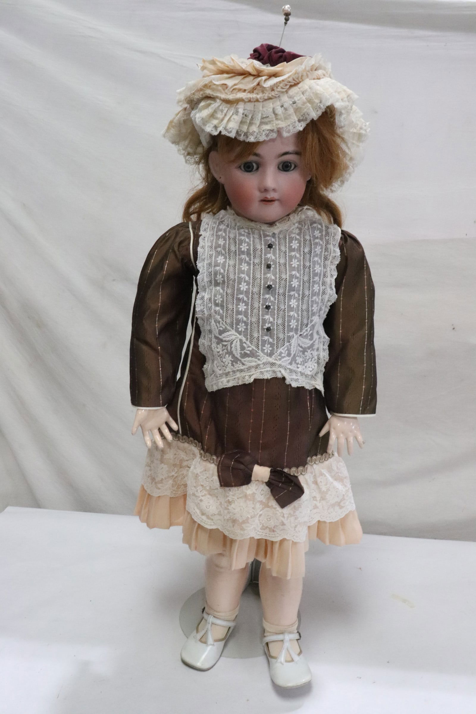 A massive Simon Halbig/ Handwerck bisque head doll (1 of 11)