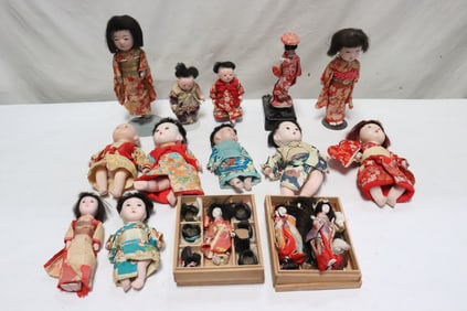 Large lot of vintage Japanese dolls