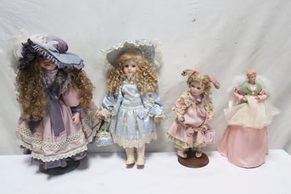 4 fashion dolls